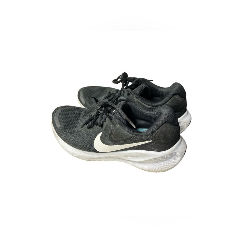 Nike Women’s Black and White Training Sneakers size 6.5